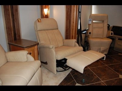 Lambright Comfort Chairs, Lazy Relaxer Recliner, Lambright RV Wallhugger, Lambright RV furniture, Lambright Motorhome Furniture, Lambright RV recliners. Lambright RV seating