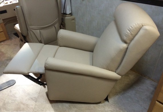 Lambright Comfort Chairs, Lazy Relaxer Recliner, Lambright RV Wallhugger, Lambright RV furniture, Lambright Motorhome Furniture, Lambright RV recliners. Lambright RV seating