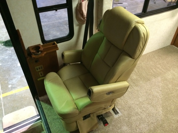 flexsteel rv chair, rv furniture, motorhome captains chair, flexsteel rv seating, flexsteel captains chair,